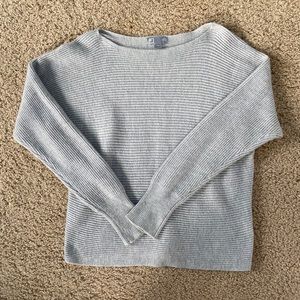 seamless light gray sweater